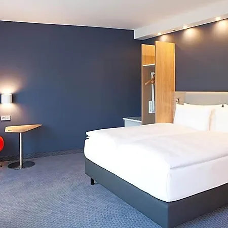 호텔 Express And Monheim Am Rhein By Ihg 3*