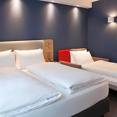 Express And Monheim Am Rhein By Ihg Baumberg