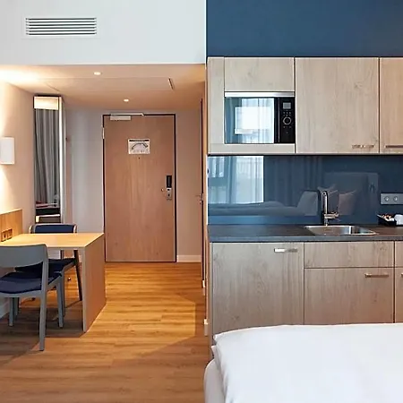 Express And Monheim Am Rhein By Ihg 호텔 3*